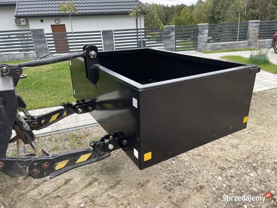 Skrzynia transportowa do traktora malowana