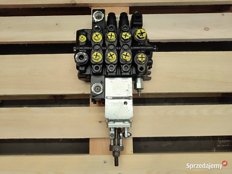 Rozdzielacz hydrauliczny 2000221230 BUCHER wielkopolskie Wilkowo