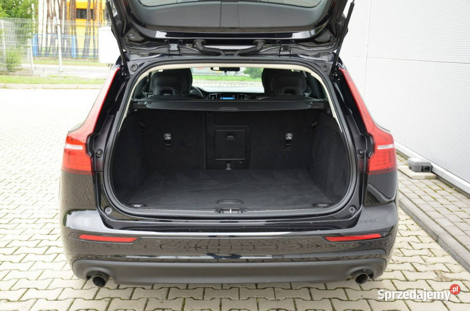 Volvo V60 Czarne Opłacone 20B3 Mild Hybrid 208000km Kutno sprzedam