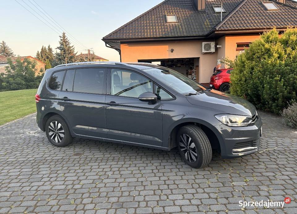 Volkswagen Touran 15 Tsi 20800km