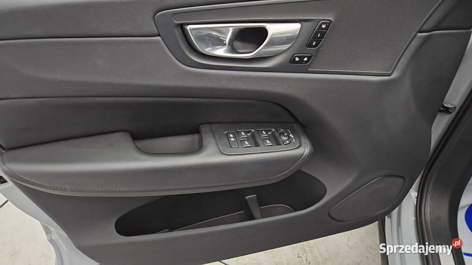 Volvo XC 60 B5 B AWD Plus Dark aut Z Polskiego szary mazowieckie Warszawa