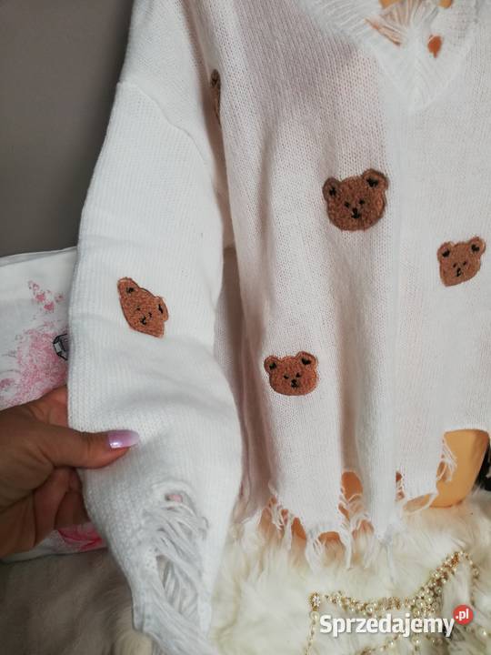 Sweter damski biały dzianina miśki