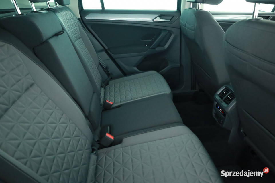 VW Tiguan 15 TSI asystent pasa ruchu Piaseczno