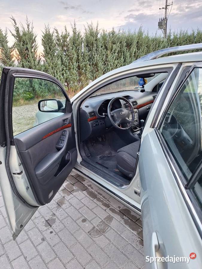 Sprzedam toyotę avensis t25 z silnikiem 20 d4d wspomaganie kierownicy Starogard Gdański