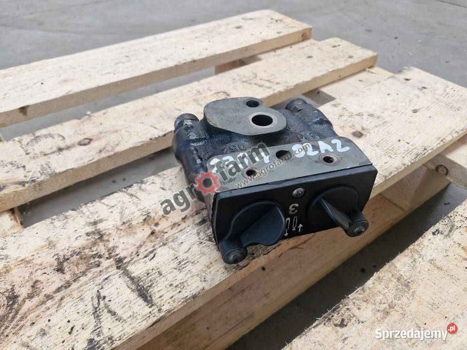 Zawór Case Magnum 235 250 260 dolnośląskie Byków