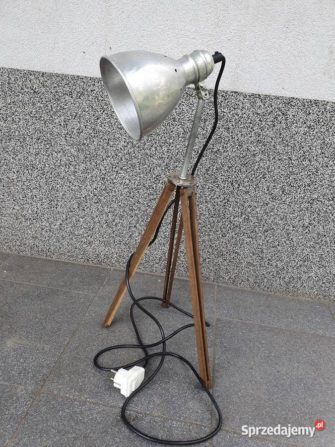 Stara lampa robioną samodzielnie odcienie szarości Myszków