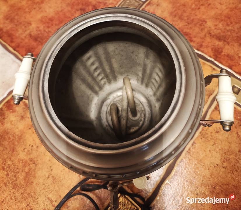 Stary rosyjski radzieckimetalowy samowar do Warszawa