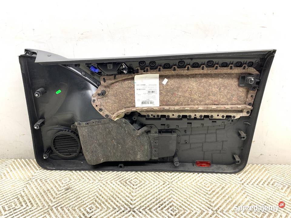 BOCZEK DRZWI LEWY PRZÓD VW GOLF VI Hatchback