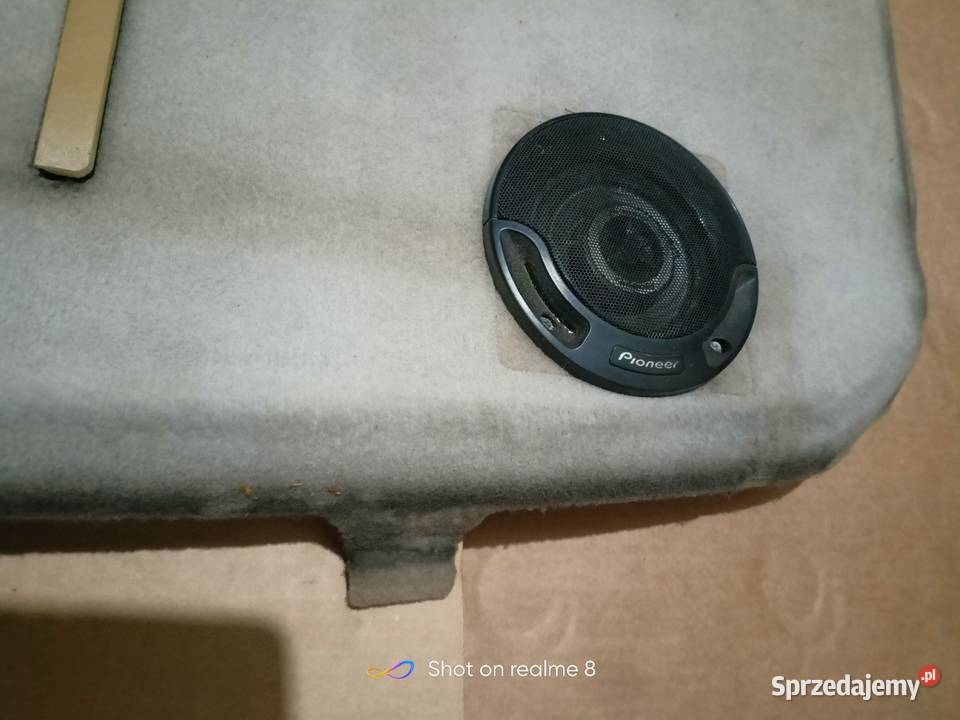 Mercedes 190 W201 półka tylna kremowa jasna Półki tylne Skarżysko-Kamienna sprzedam