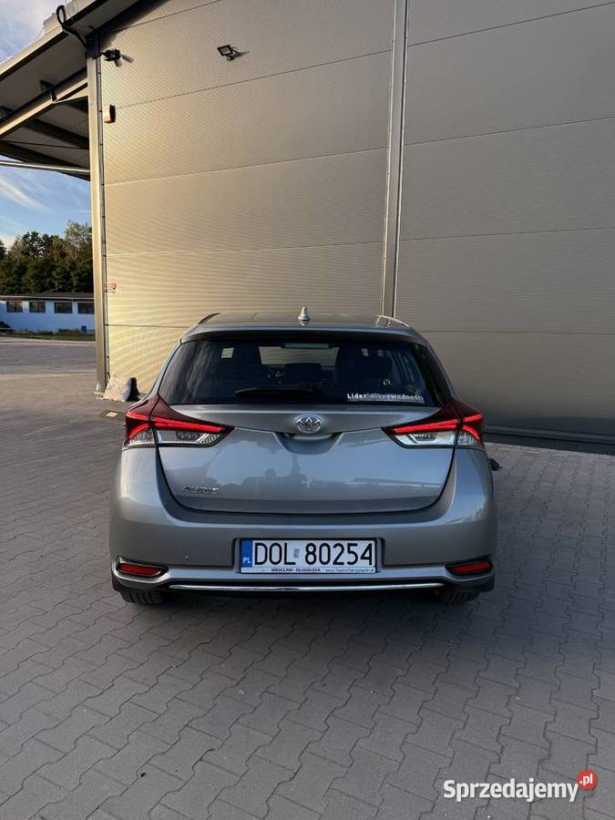 Toyota Auris 16 PREMIUM 132 Międzybórz