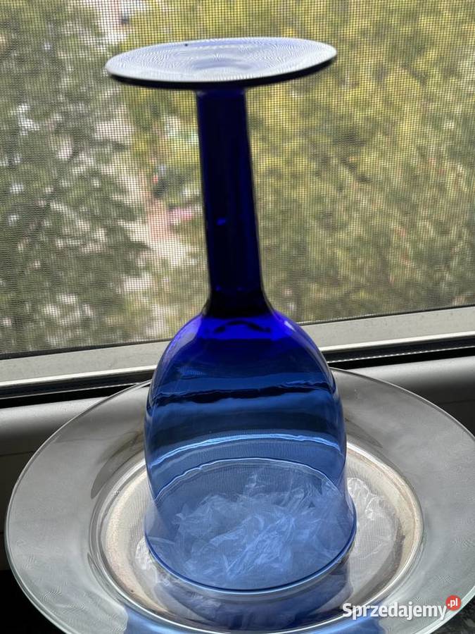 Kielich ze szkła kobaltowego Mielec