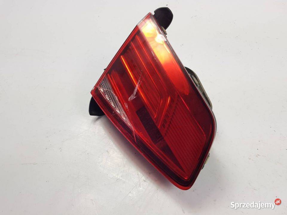 LAMPA W KLAPE LEWA PASSAT B8 Lipno
