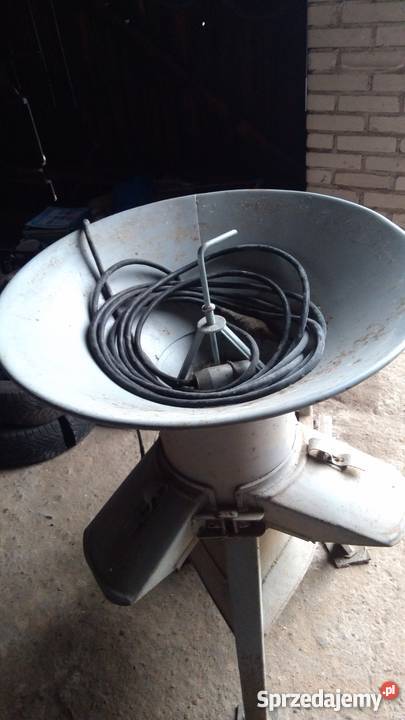 ŚRUTOWNIK Rozdrabniacz uniwersalny BĄK RU3M Pozostałe Maszyny rolnicze łódzkie Kutno