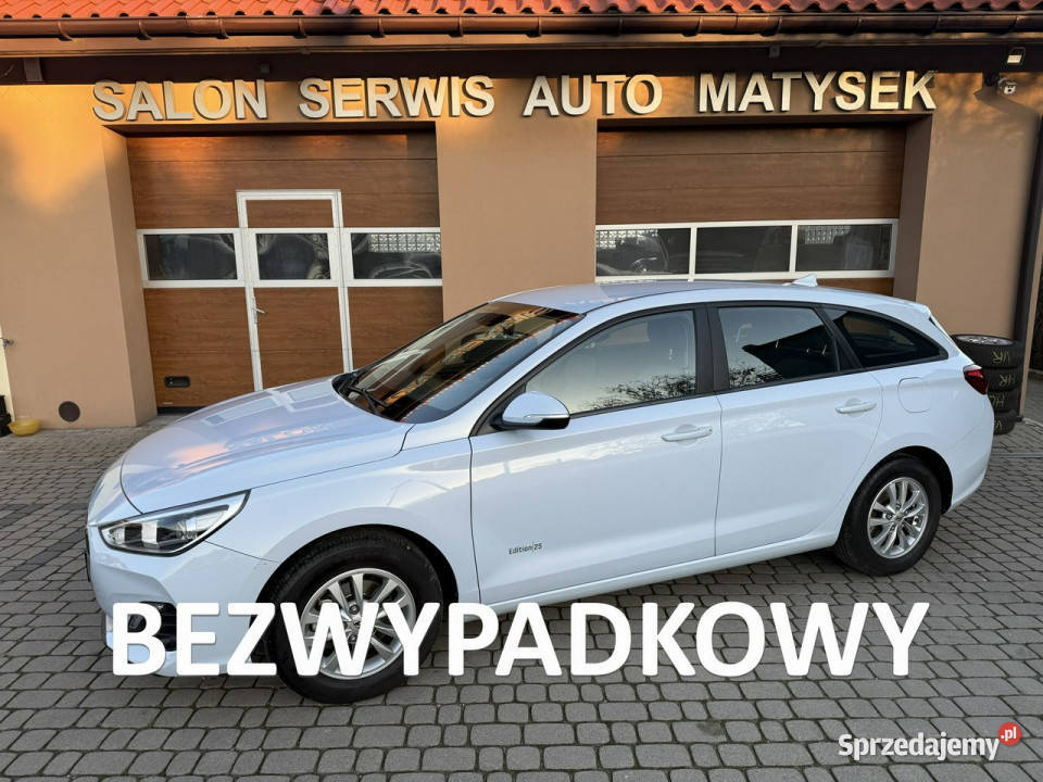 Hyundai i30 14 100 Klima Navi Kamera Koła komputer pokładowy
