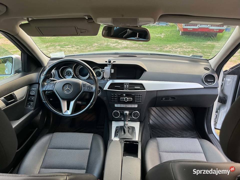 Mercedes C300 4Matic AMG wyposażenie Avantgarde