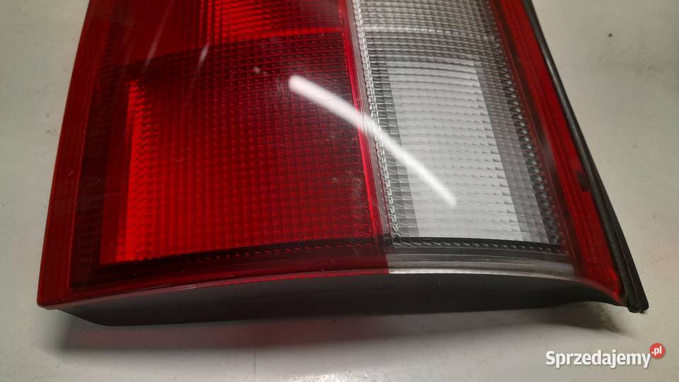 Toyota Carina E kombi lampa tył prawa w klapę Lampy tylne Goleniów