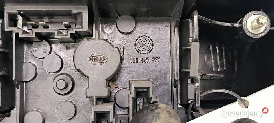 LAMPA PRAWA TYŁ VOLKSWAGEN GOLF III Lipno