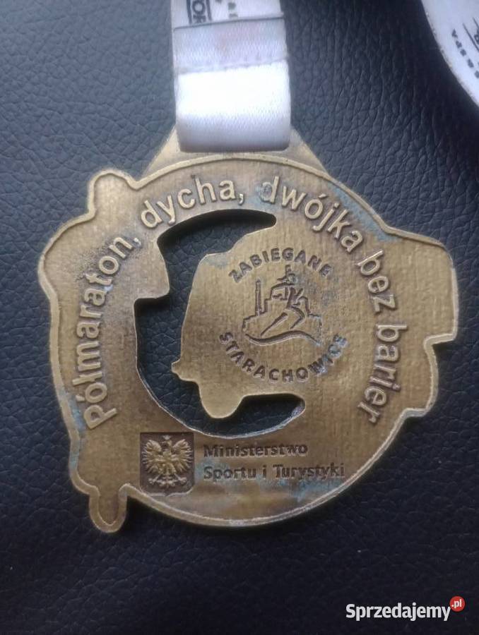 Medale pamiątkowe z półmaratonu kickboxingu Sadłowice