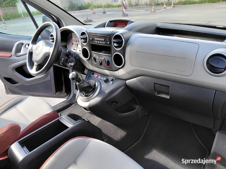 CITROEN BERLINGO MULTISPACE 2009r 16 16V 109 Rok produkcji 2009 Jelenia Góra