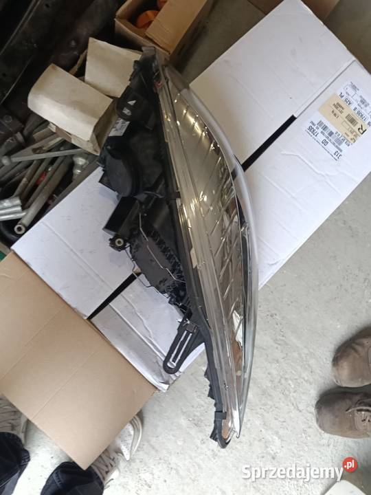 Reflektor lampa przód Megan 3 lift sprzedam