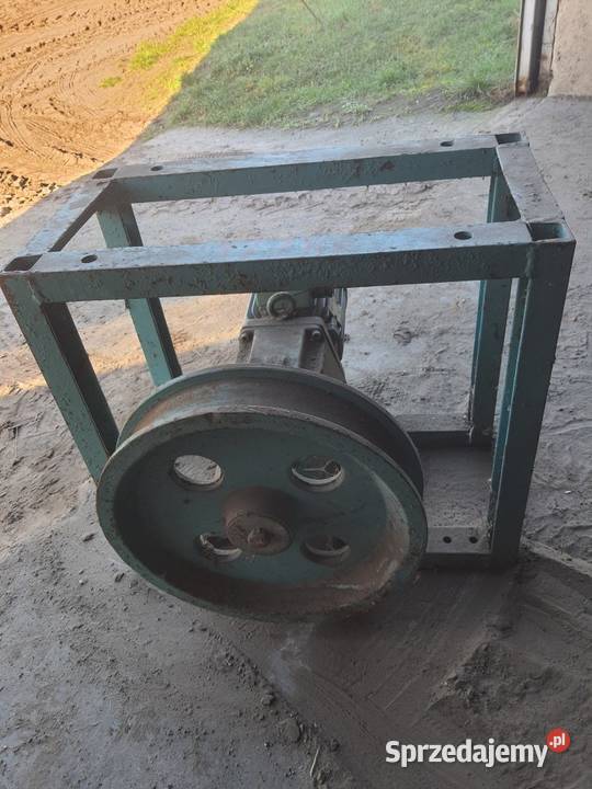 Wyciąg obornika Silnik z przekładnią nieuszkodzony Rakoniewice