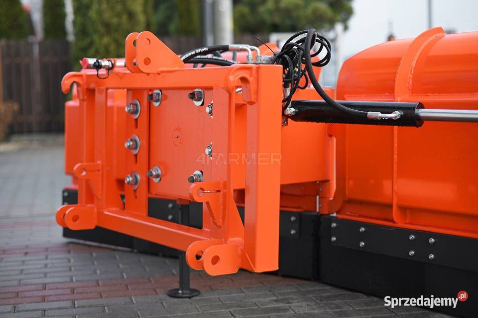 Pług do śniegu strzałkowy 3M 300 hydrauliczny