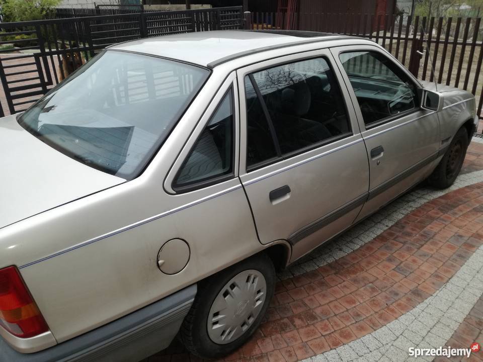 Opel Kadett Sedan 1990 dobra wspomaganie kierownicy Kadett Grabiny