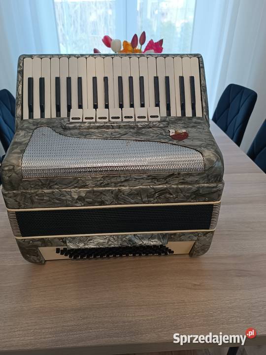 Akordeon victoria 80 basów