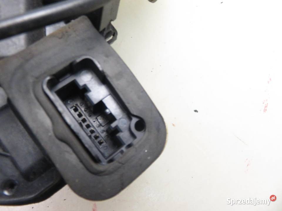 ZAMEK PRAWY PRZEDNI VW JETTA IV 162 163 AV3 AV2 osobowe małopolskie