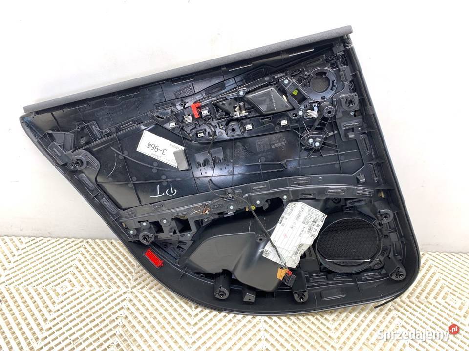 BOCZEK DRZWI PRAWY TYŁ AUDI A4 B9 Kombi