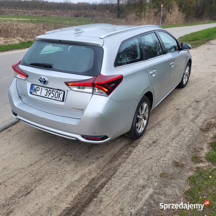 Toyota Auris Touring Sports 18 Hybrid aluminiowe felgi Góra Kalwaria sprzedam