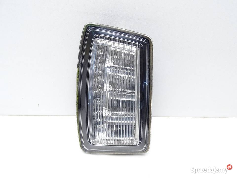 LAMPA TYŁ TYLNA OŚWIETLENIE BAGAŻNIKA 8X0945095 osobowe sprzedam