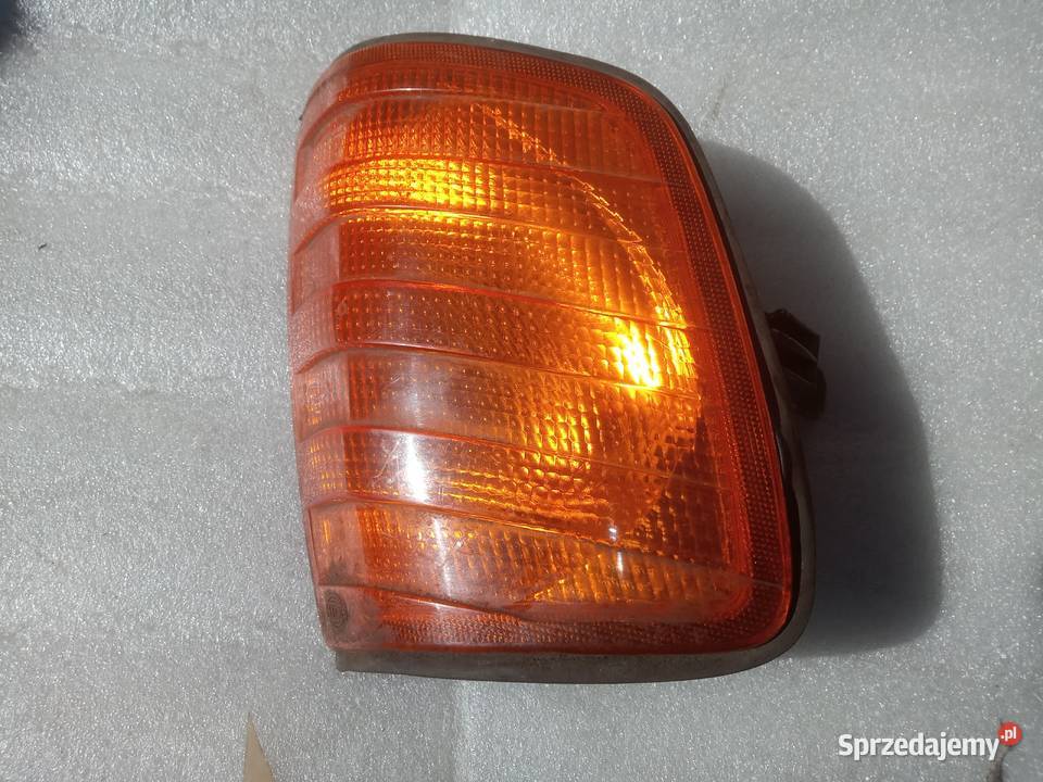 Mercedes w123 beczka kierunkowskaz prawy Kierunkowskazy Oświetlenie małopolskie Oświęcim