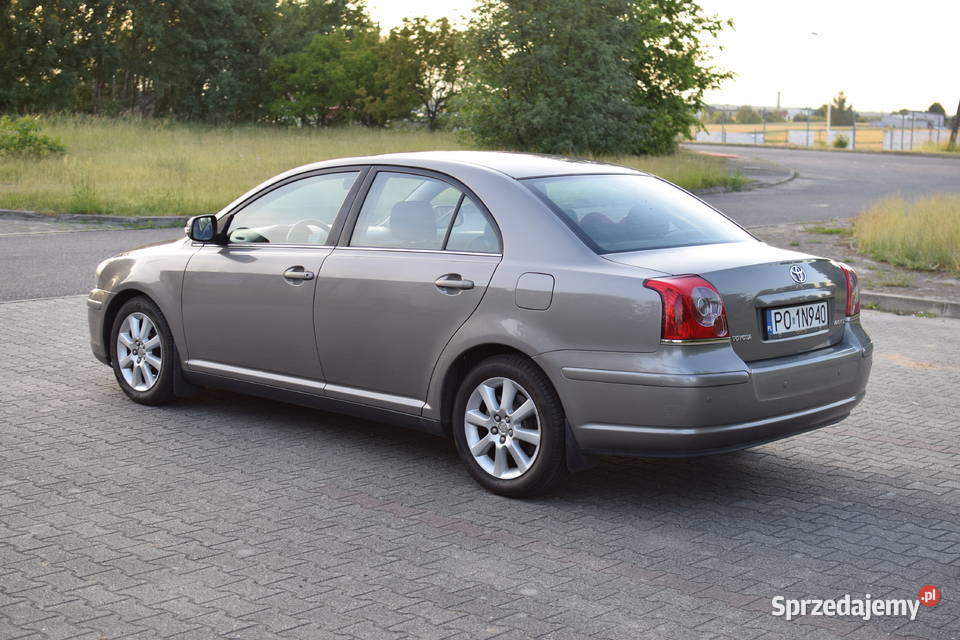 Toyota Avensis Sedan Lift 16 16v salon polska Ostrów Wielkopolski
