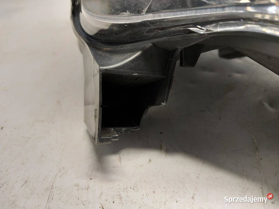 Citroen Berlingo Partner IV Lampa przód prawa osobowe