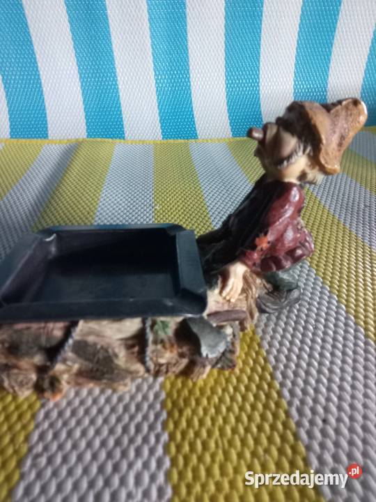 Popielniczkę sprzedam Borówno