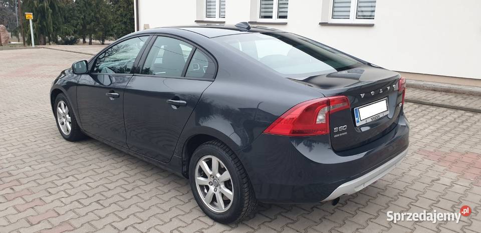 Volvo S60 nieuszkodzony