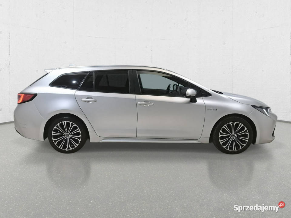Toyota Corolla Poleasingowe BZ Seria E16 2012 Komorniki