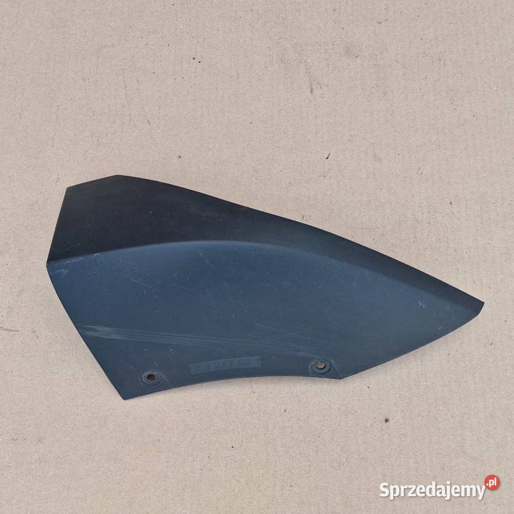 MERCEDES BKLASA W247 LISTWA ZDERZAKA PRAWA Bieleń