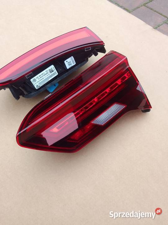 LAMPA LAMPY TYŁ W KLAPĘ TYLNA PRAWA VOLKSWAGEN Obrzycko