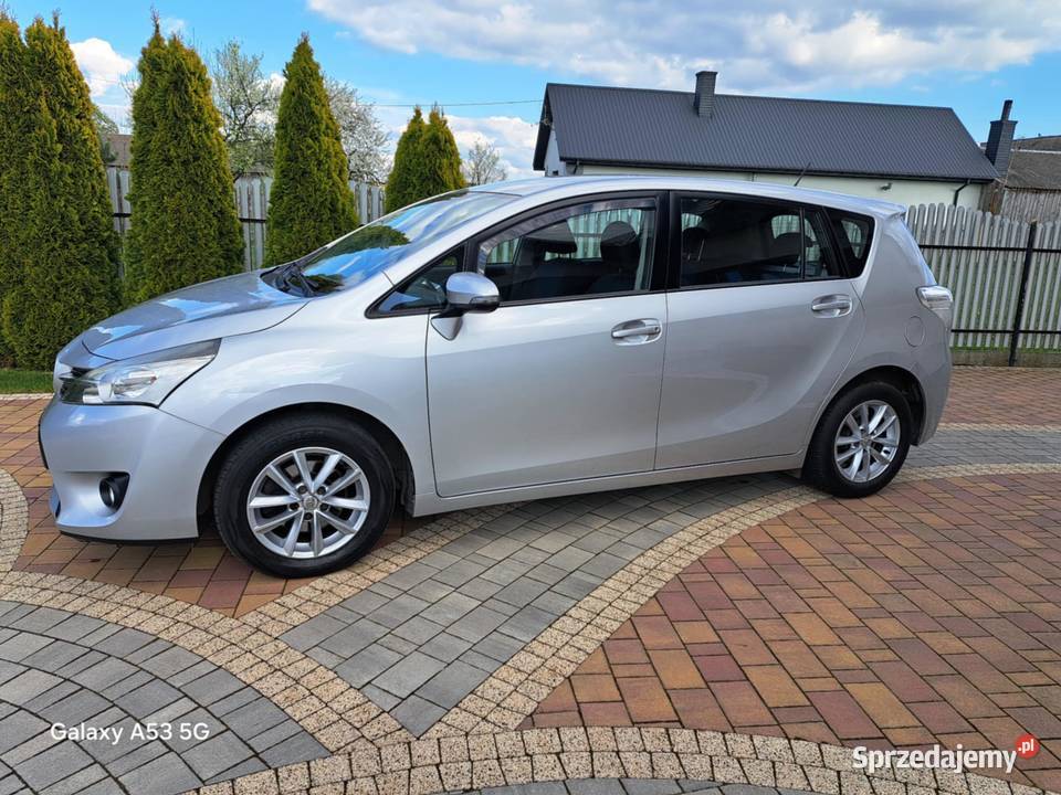 Toyota VERSO 16 BG w b stanie światła przeciwmgielne Verso