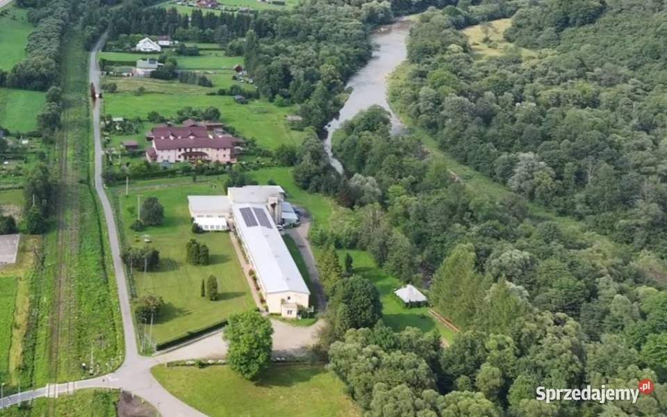 Ośrodek wypoczynkowy 1100m2 w Biszczadach od ulicy Rzepedź