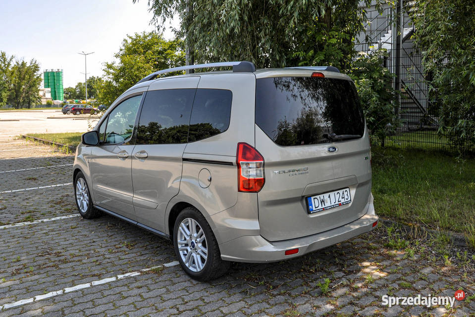 Ford Tourneo Courier Salon 130 2016 r Rok produkcji 2016 Wrocław