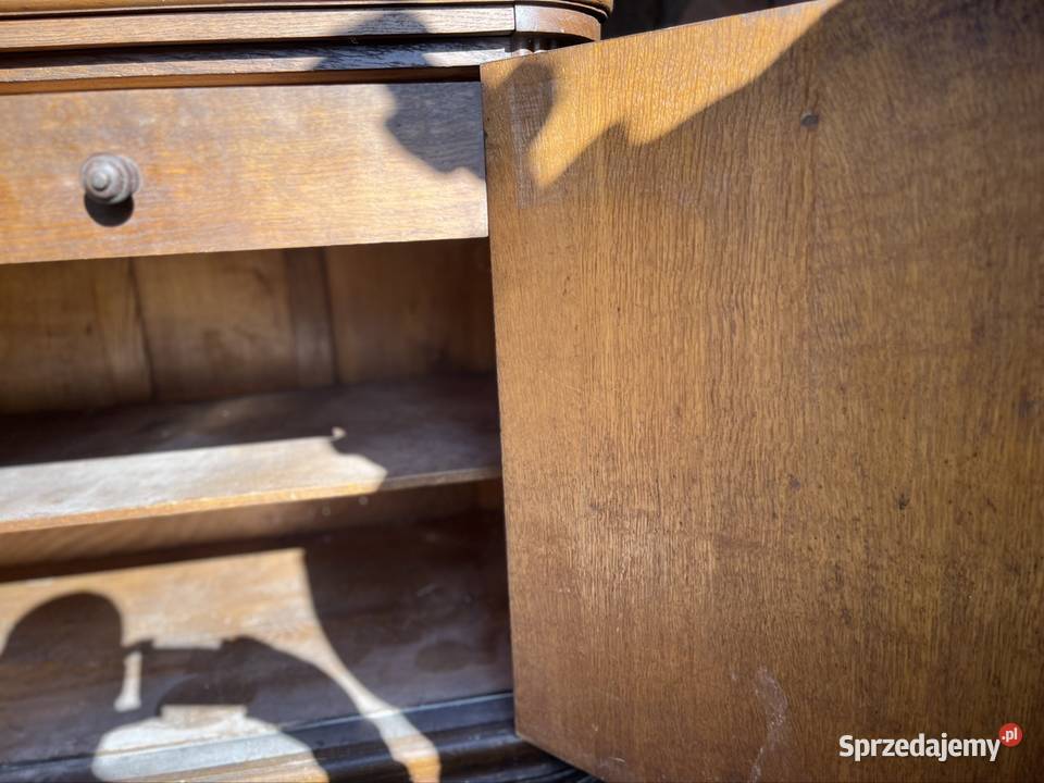 Zabytkowa komoda do renowacji