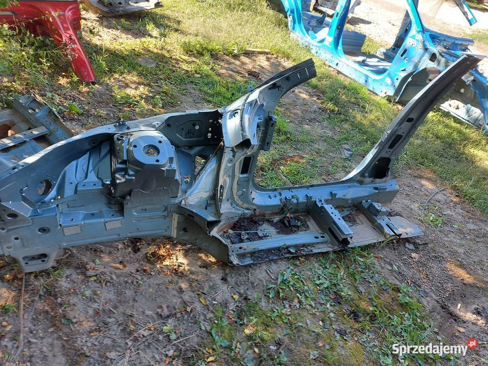 VOLVO XC60 II Próg słupek podłużnica przód prawa