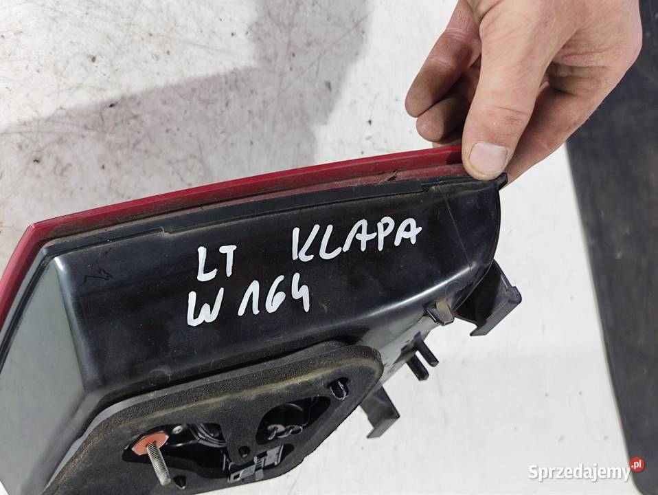 LAMPA LEWA TYLNA TYŁ KLAPY MERCEDES W251 osobowe