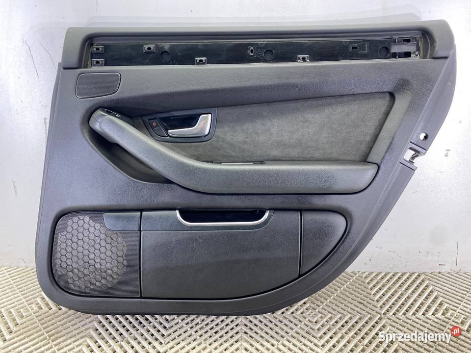 BOCZEK DRZWI PRAWY TYŁ AUDI A8 D3 SedanLimuzyna