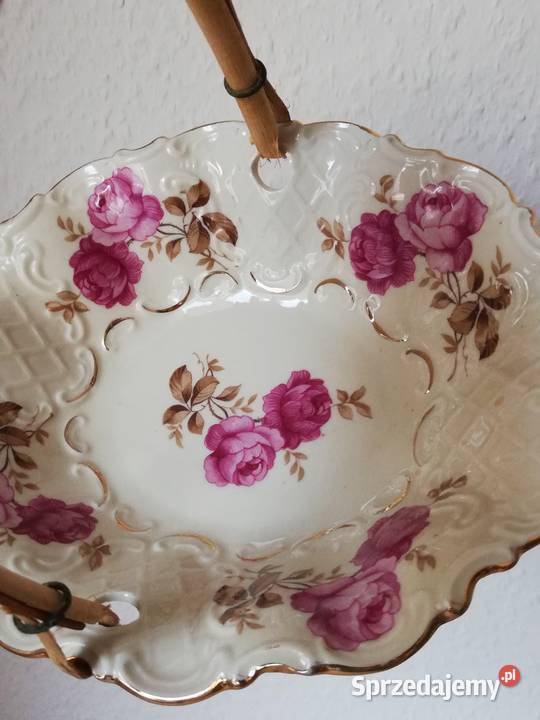 Porcelanowy koszyczek w róże Ropa