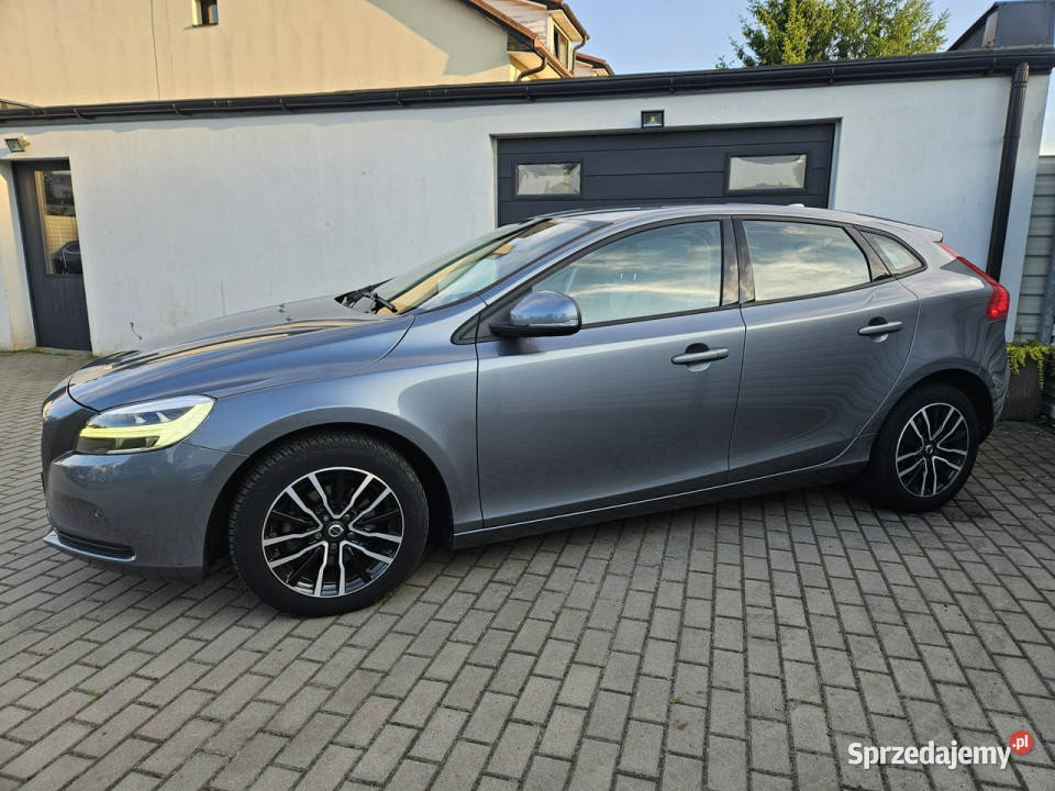 Volvo V40 20 120 2019r LED super wnętrze NAVI isofix Gdynia