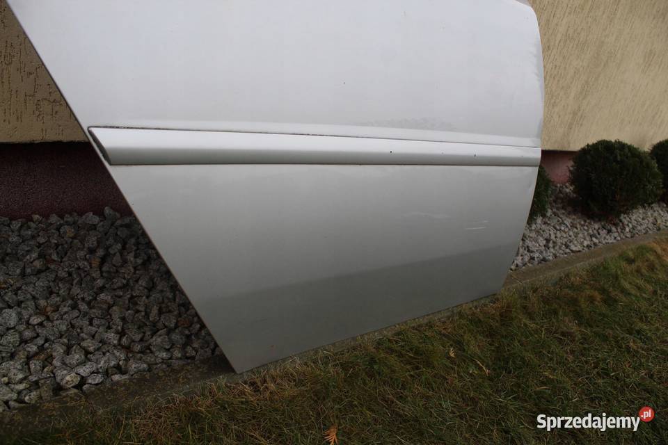 DRZWI PRAWY TYŁ Z157 OPEL VECTRA C KOMBI